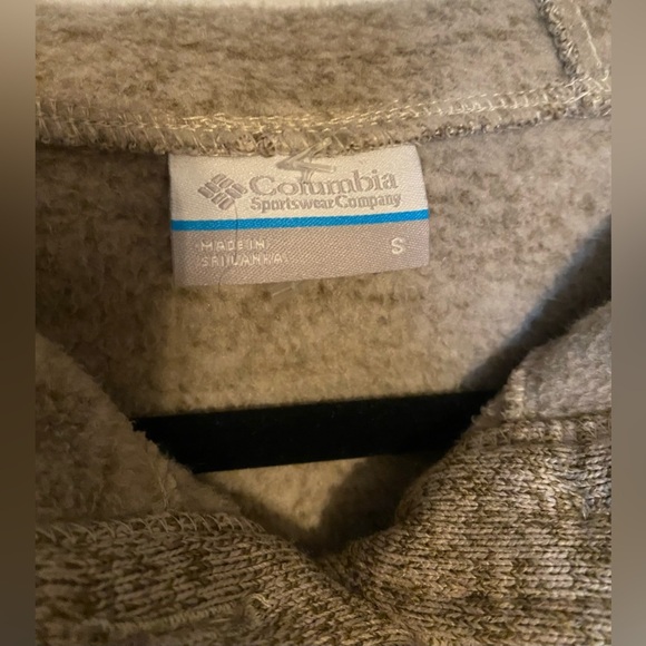 Columbia Women’s 1/4 button hooded sweatshirt, small - Picture 3 of 5